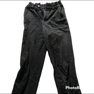 #BDG #urbanoutfitters high-waisted black jeans w/ elastic waistband